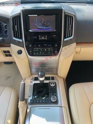 Xe Toyota Land Cruiser VX 4.6 V8 2017