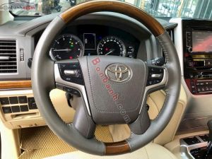 Xe Toyota Land Cruiser VX 4.6 V8 2016