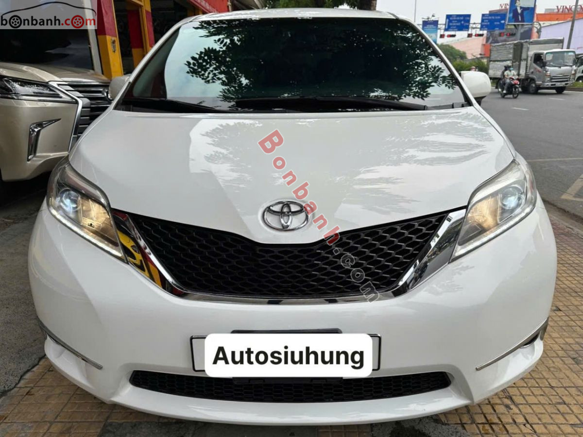 Toyota Sienna LE 3.5 2015